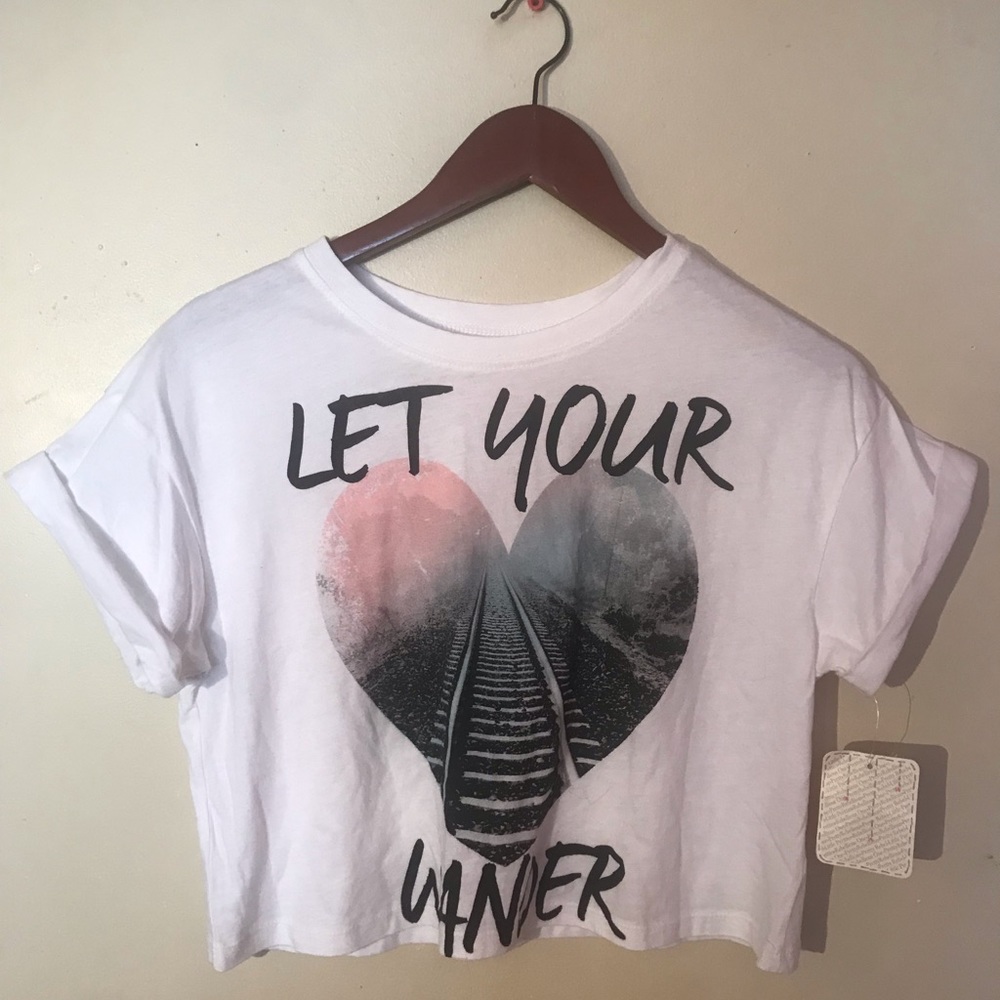 Cropped tee